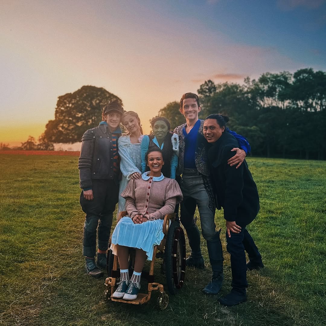 wicked cast photo